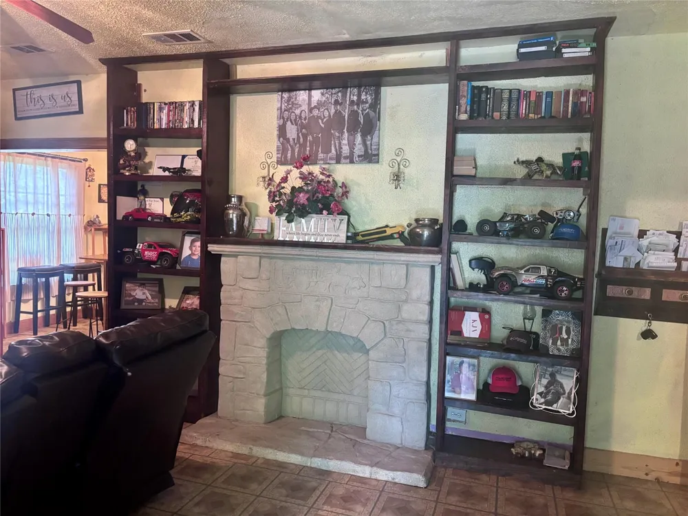 401 S Cottonwood Street Crockett, TX 75835
