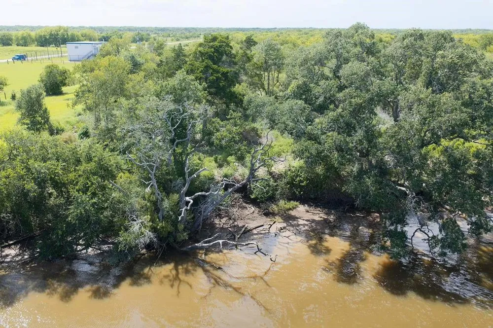 3868 County Road 286 Sargent, TX 77414