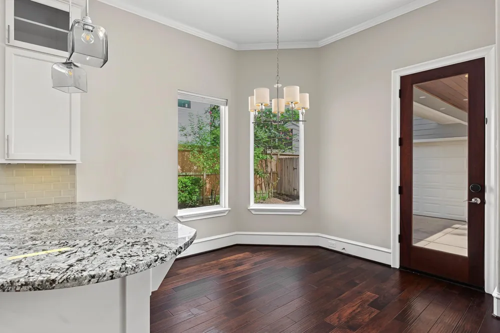 818 W 43rd Street Houston, TX 77018