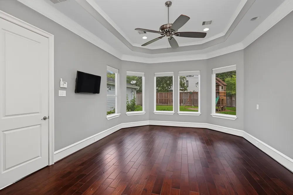 818 W 43rd Street Houston, TX 77018