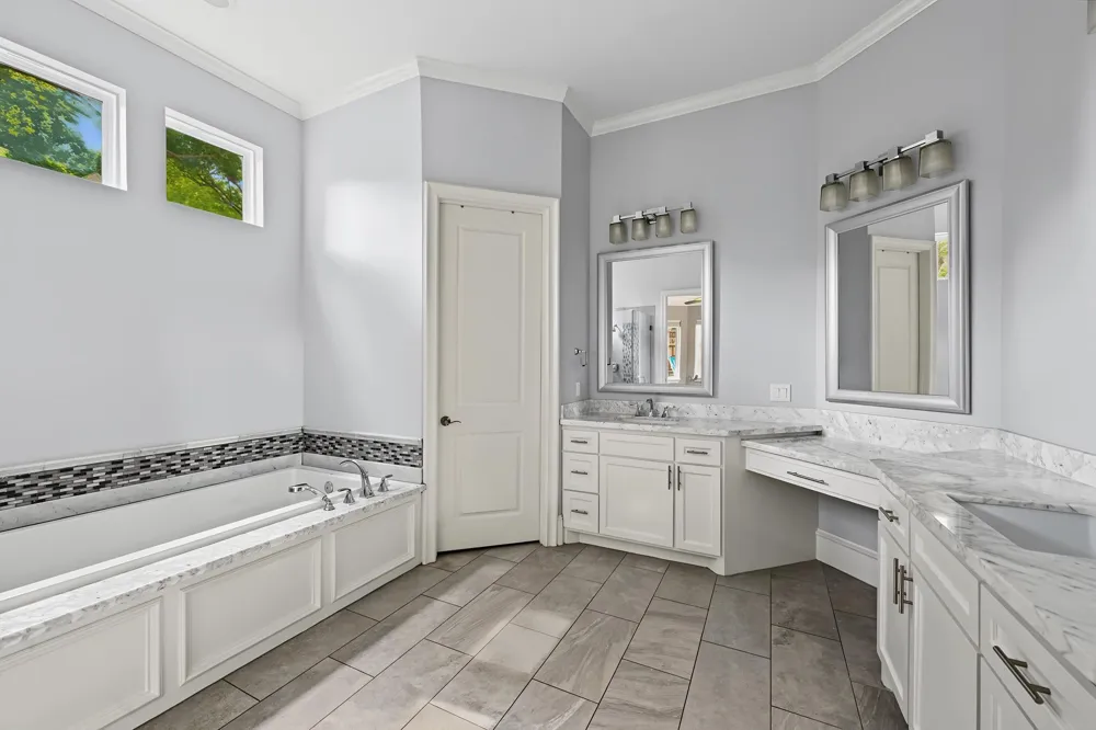 818 W 43rd Street Houston, TX 77018