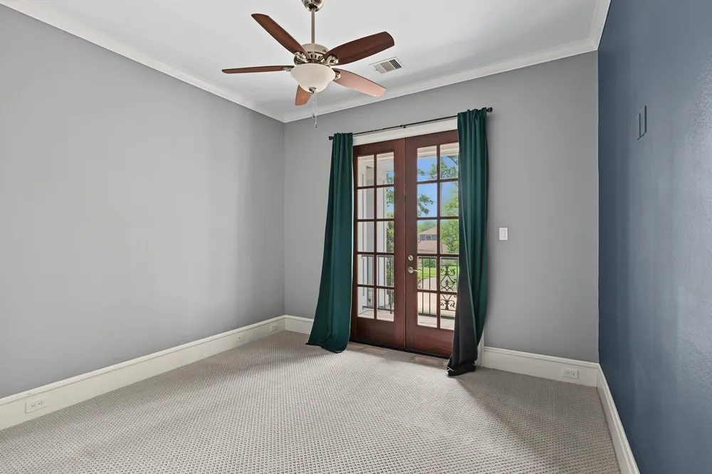 818 W 43rd Street Houston, TX 77018