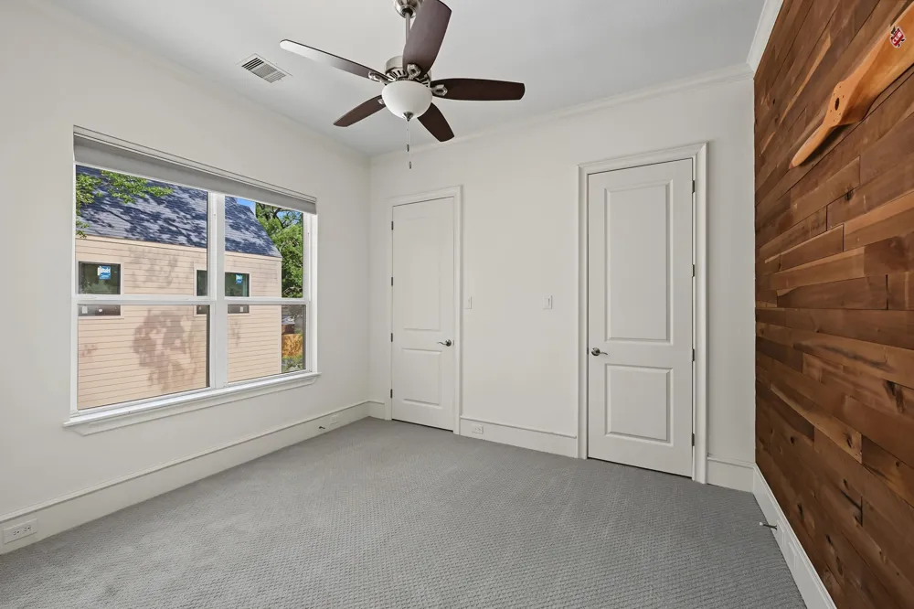 818 W 43rd Street Houston, TX 77018