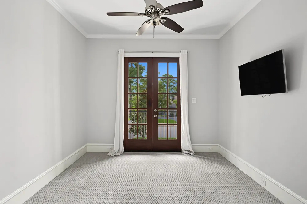 818 W 43rd Street Houston, TX 77018