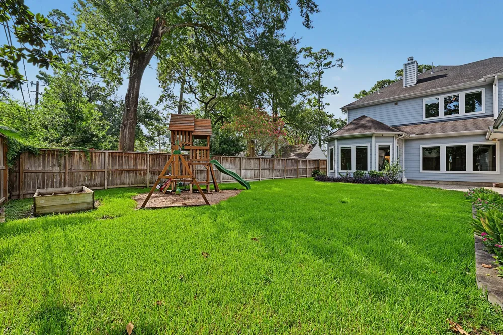 818 W 43rd Street Houston, TX 77018