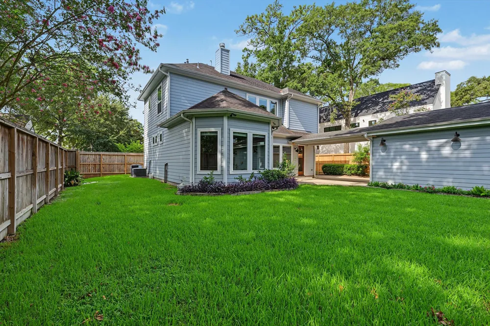 818 W 43rd Street Houston, TX 77018