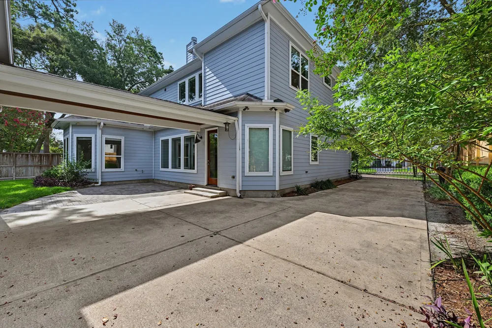 818 W 43rd Street Houston, TX 77018