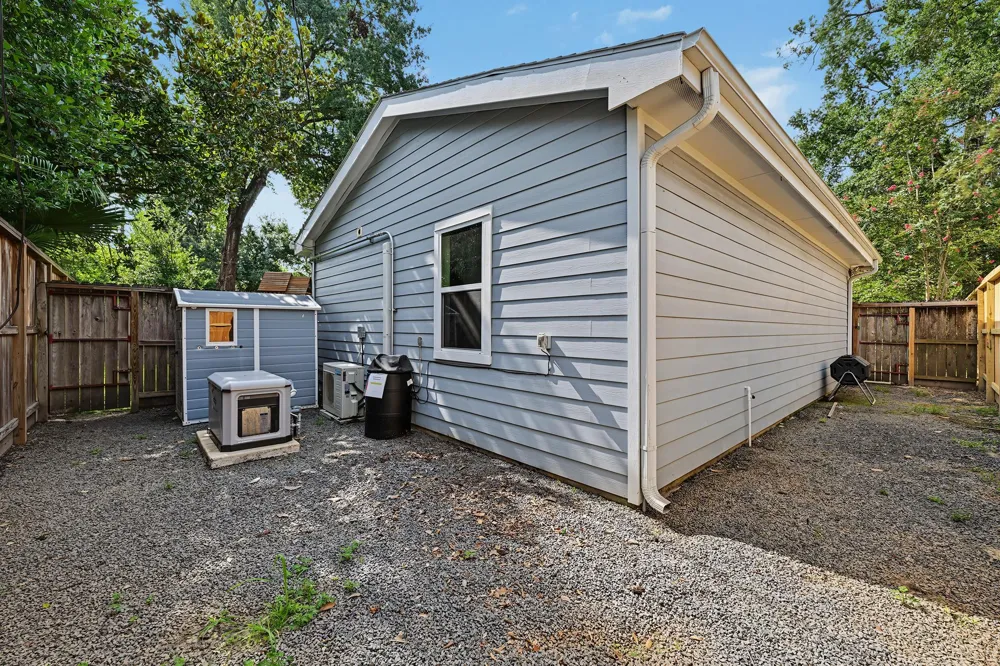 818 W 43rd Street Houston, TX 77018