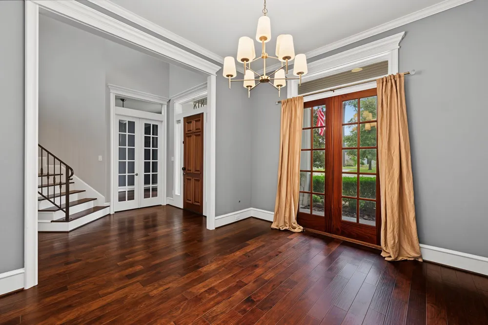 818 W 43rd Street Houston, TX 77018