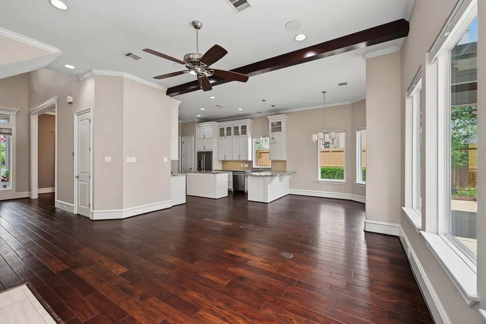818 W 43rd Street Houston, TX 77018