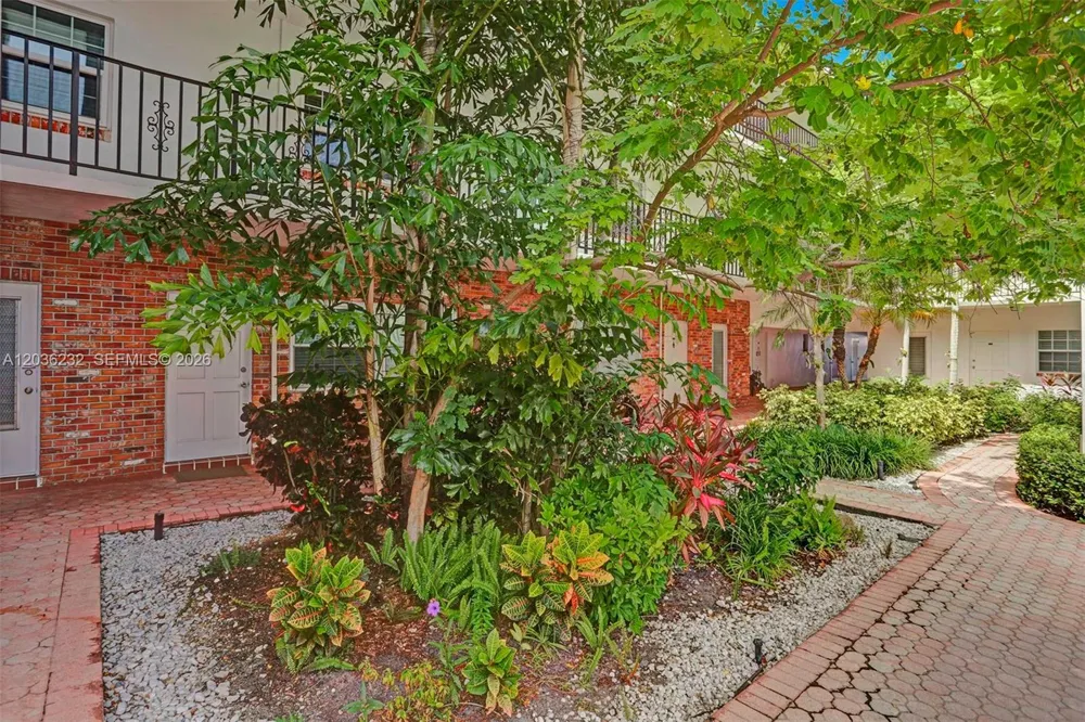 2500 NE 9th St #111 Fort Lauderdale, FL 33304