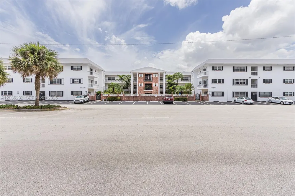 2500 NE 9th St #111 Fort Lauderdale, FL 33304