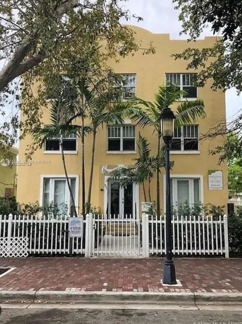 843 SW 13th Ave #305