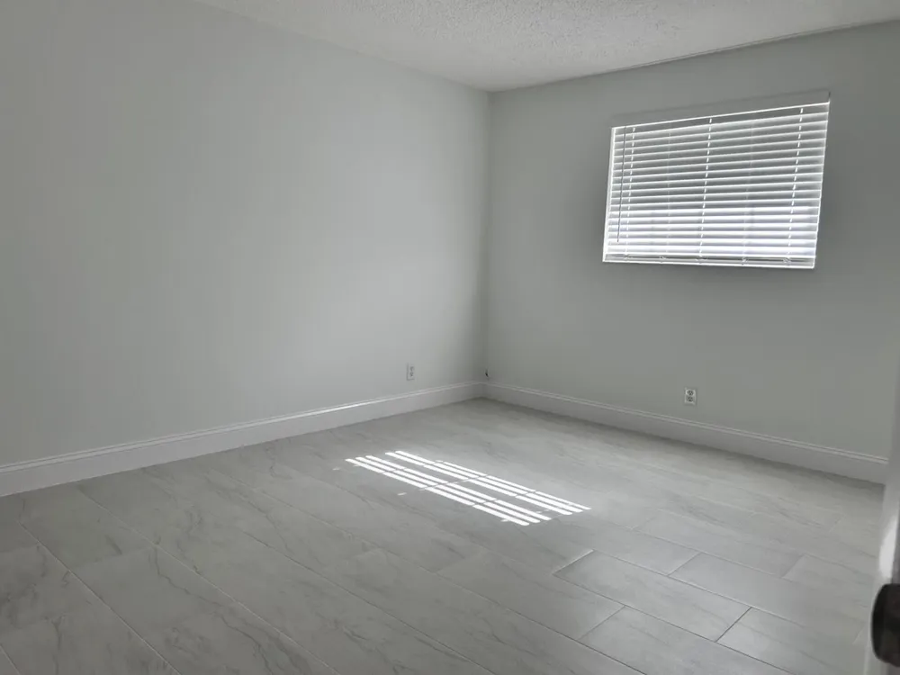 402 Lake Shore Drive #103 Lake Park, FL 33403