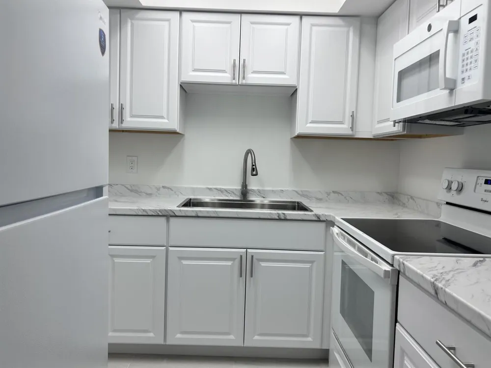402 Lake Shore Drive #103 Lake Park, FL 33403