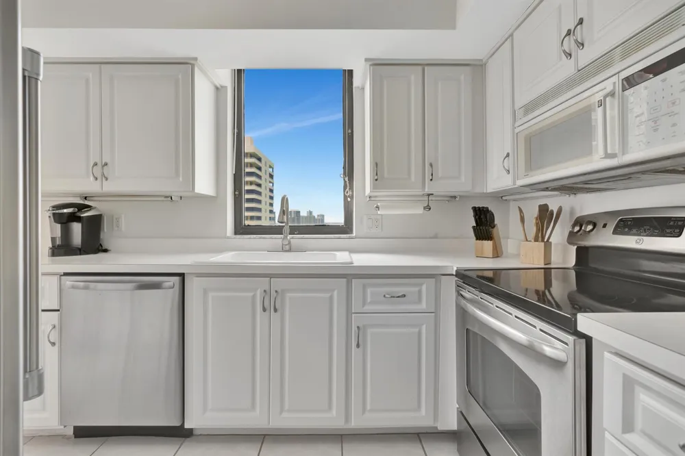 5380 Ocean Drive #11A Riviera Beach, FL 33404