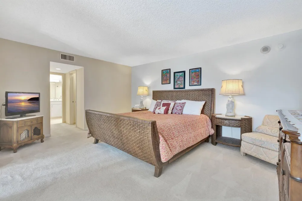 5380 Ocean Drive #11A Riviera Beach, FL 33404