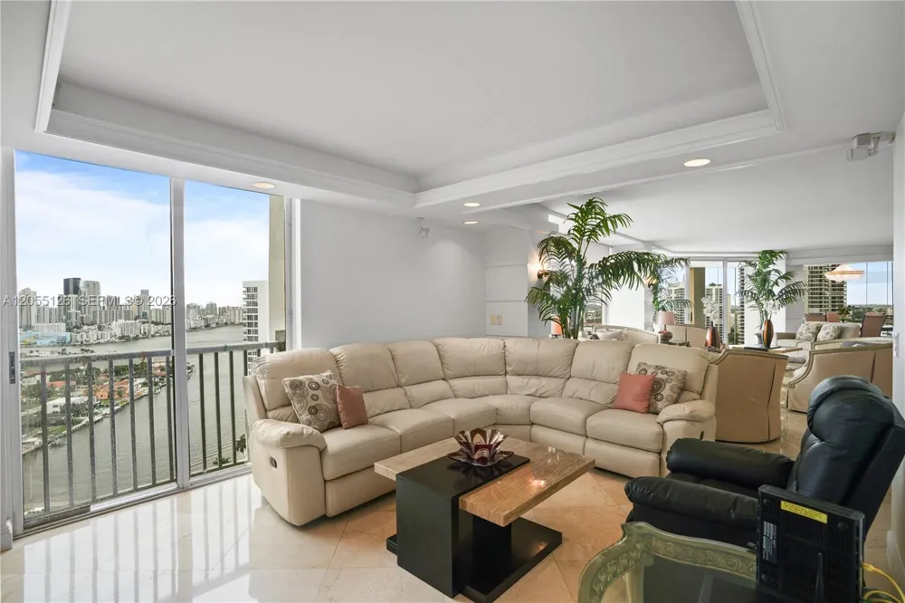 19355 Turnberry Way #25GR Aventura, FL 33180