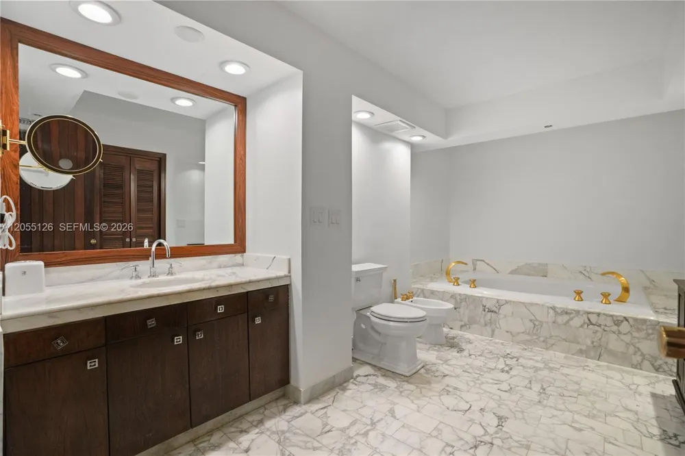 19355 Turnberry Way #25GR Aventura, FL 33180