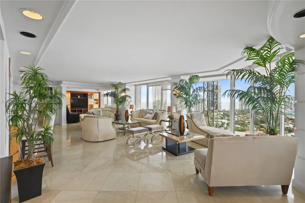19355 Turnberry Way #25GR Aventura, FL 33180