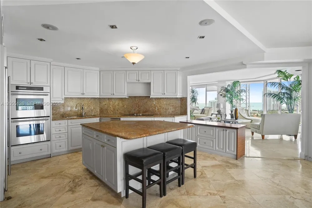 19355 Turnberry Way #25GR Aventura, FL 33180