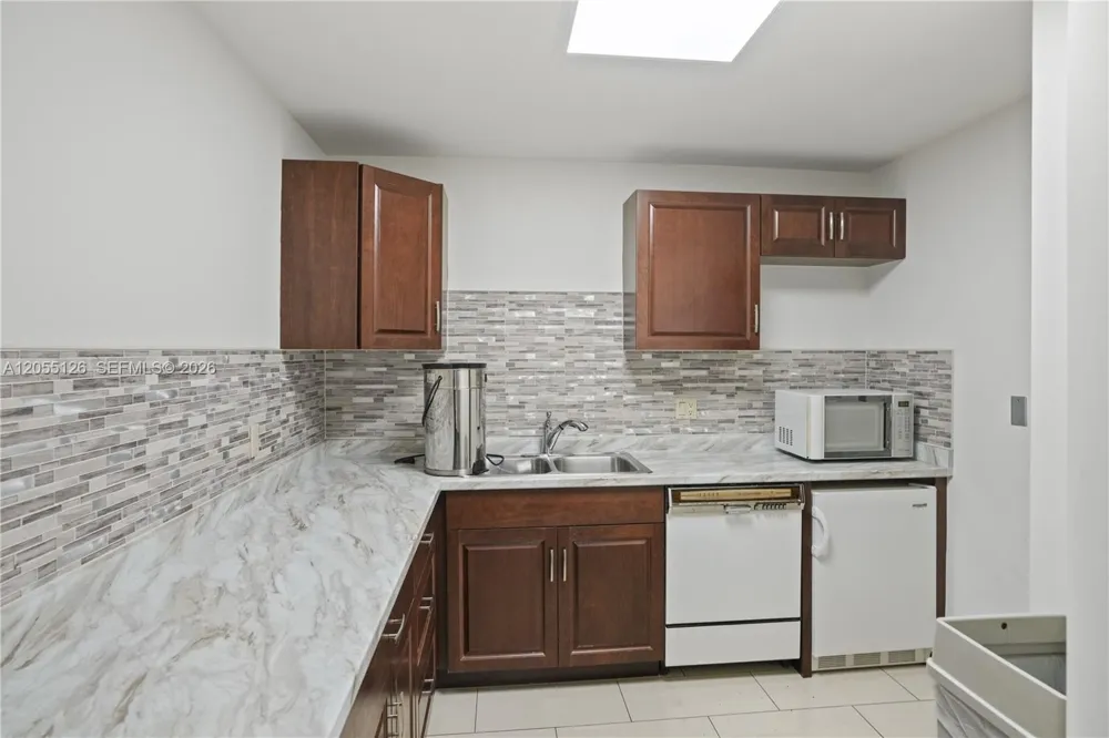 19355 Turnberry Way #25GR Aventura, FL 33180