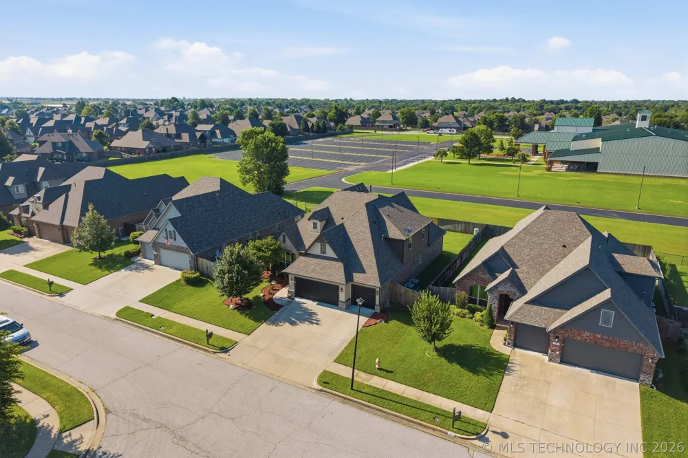 2114 W 117th Place S Jenks, OK 74037