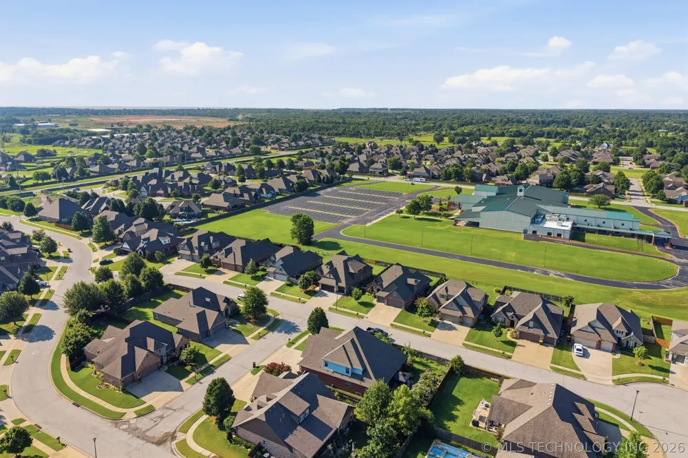 2114 W 117th Place S Jenks, OK 74037
