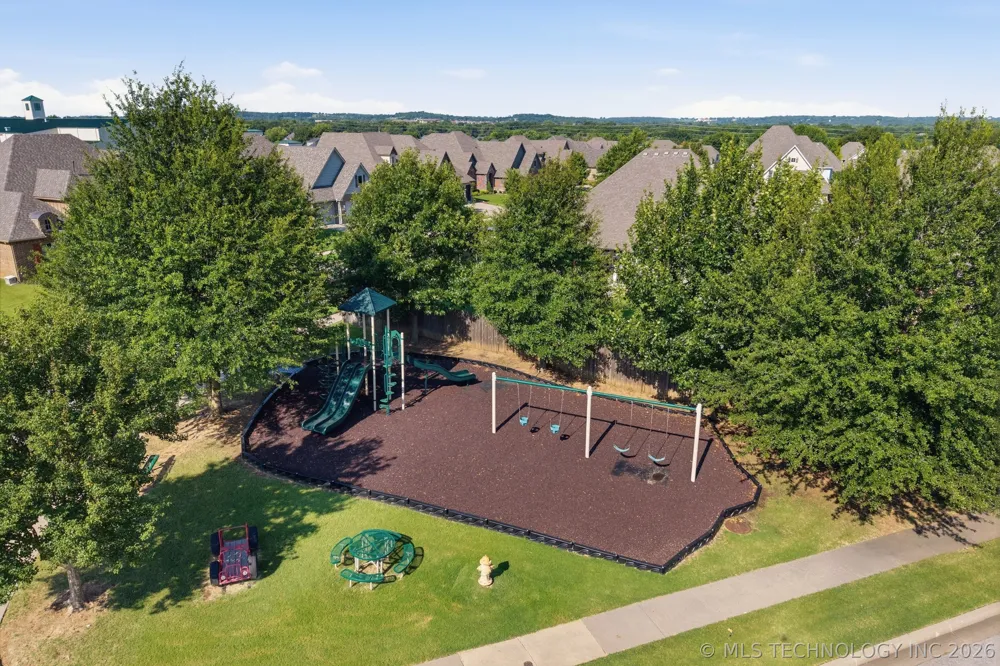 2114 W 117th Place S Jenks, OK 74037