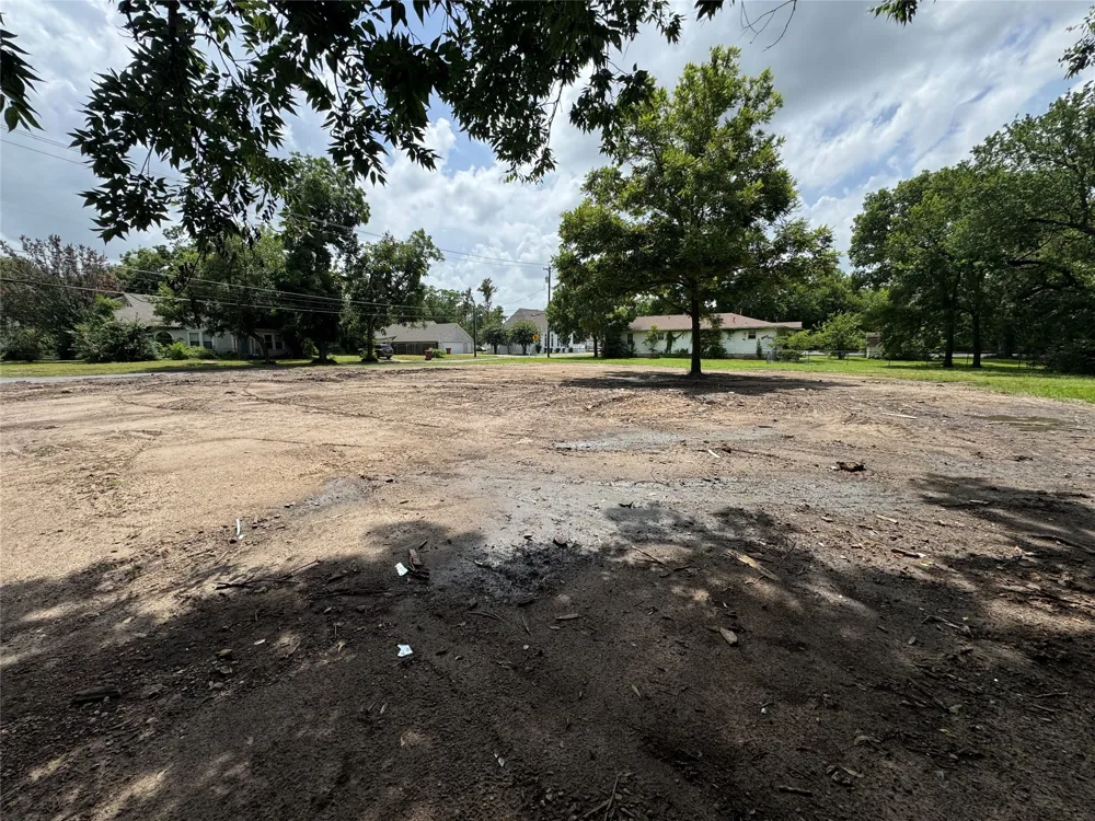 300 W 10th Street Bonham, TX 75418