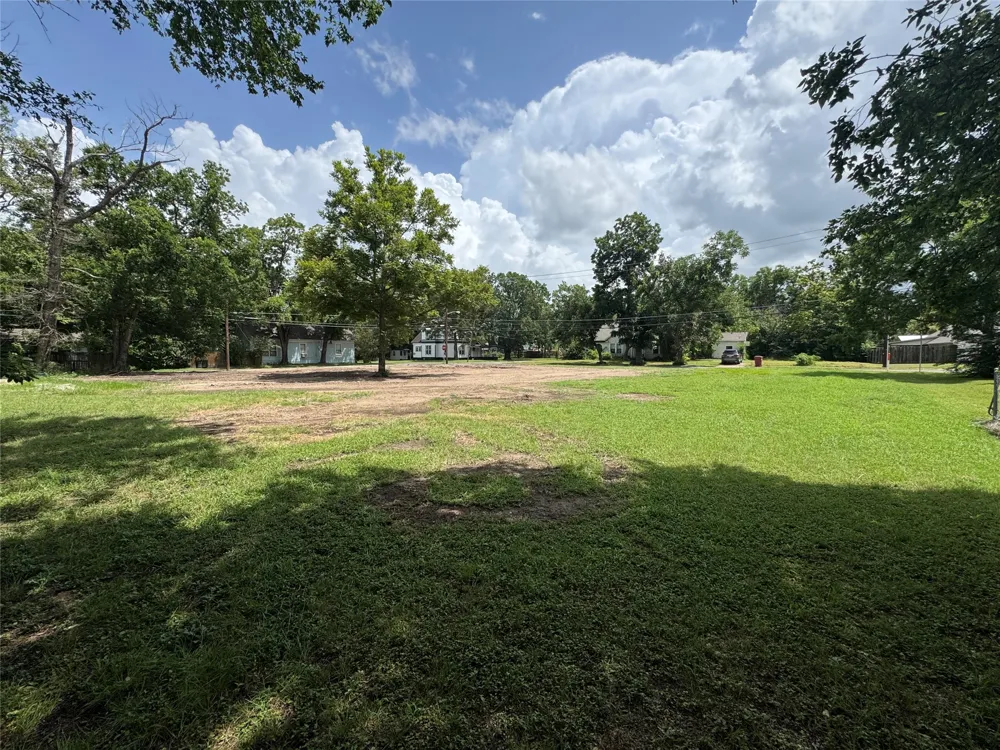 300 W 10th Street Bonham, TX 75418