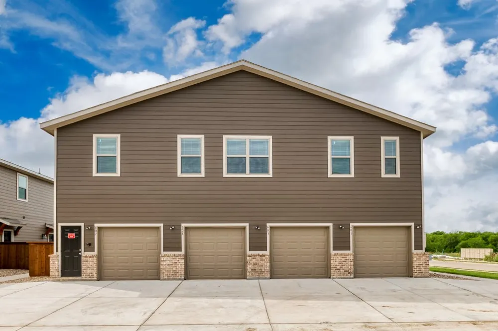 605 Harvest Moon Drive Venus, TX 76084
