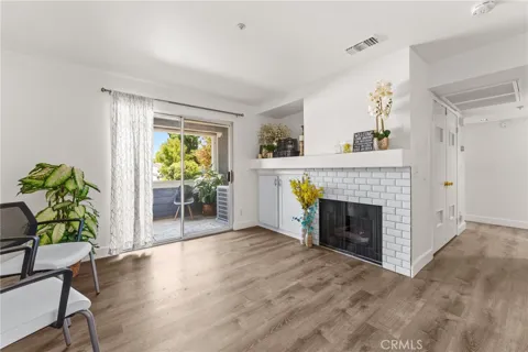 111 S Lakeview