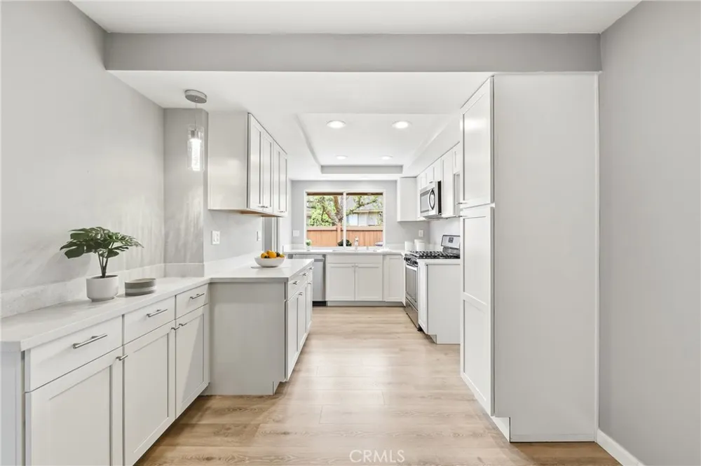 1569 Avenida Selva #201 Fullerton, CA 92833