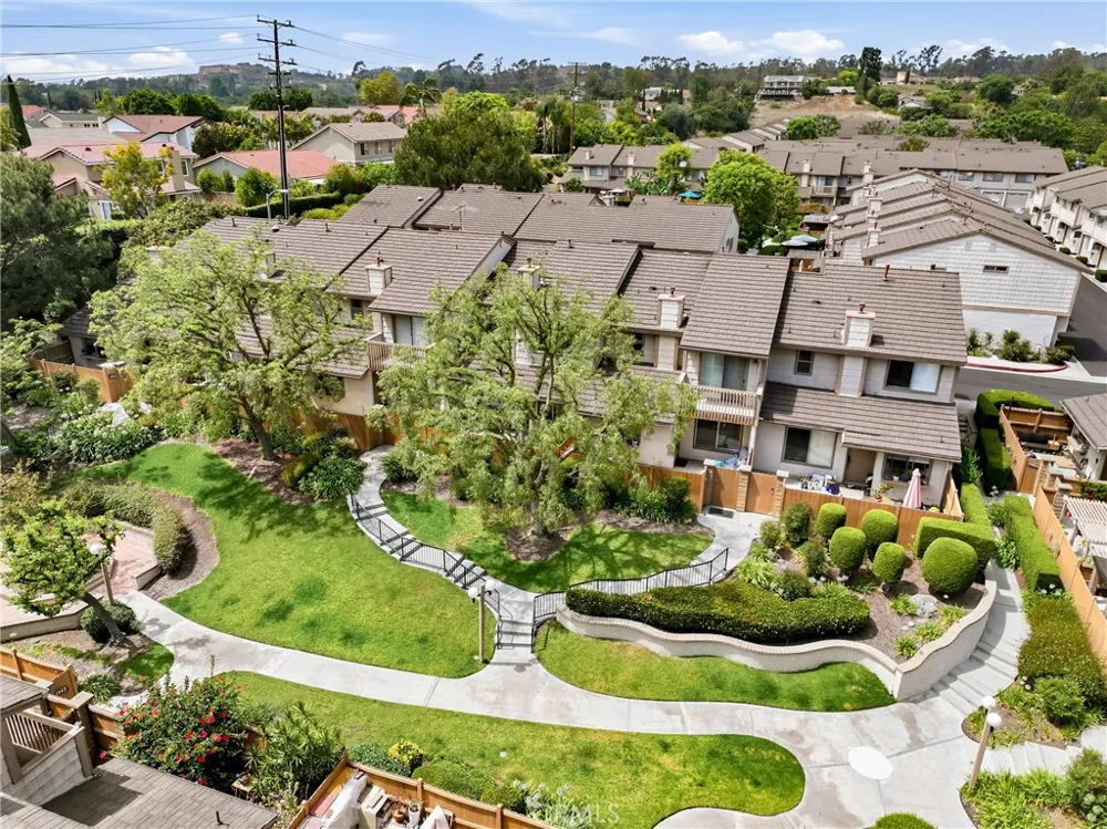 1569 Avenida Selva #201 Fullerton, CA 92833