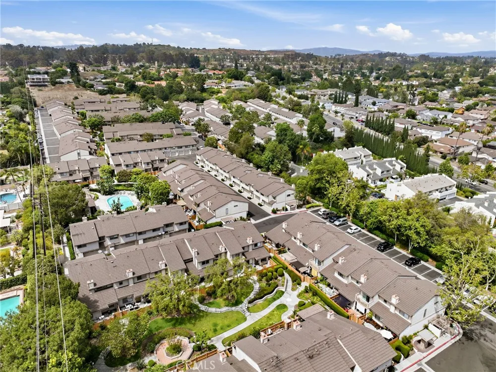 1569 Avenida Selva #201 Fullerton, CA 92833
