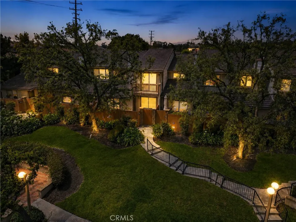 1569 Avenida Selva #201 Fullerton, CA 92833