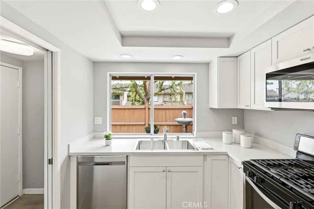 1569 Avenida Selva #201 Fullerton, CA 92833
