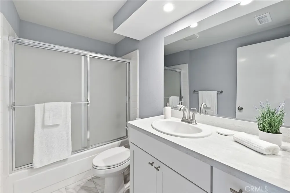 1569 Avenida Selva #201 Fullerton, CA 92833