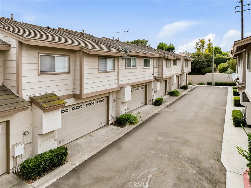 1569 Avenida Selva #201 Fullerton, CA 92833