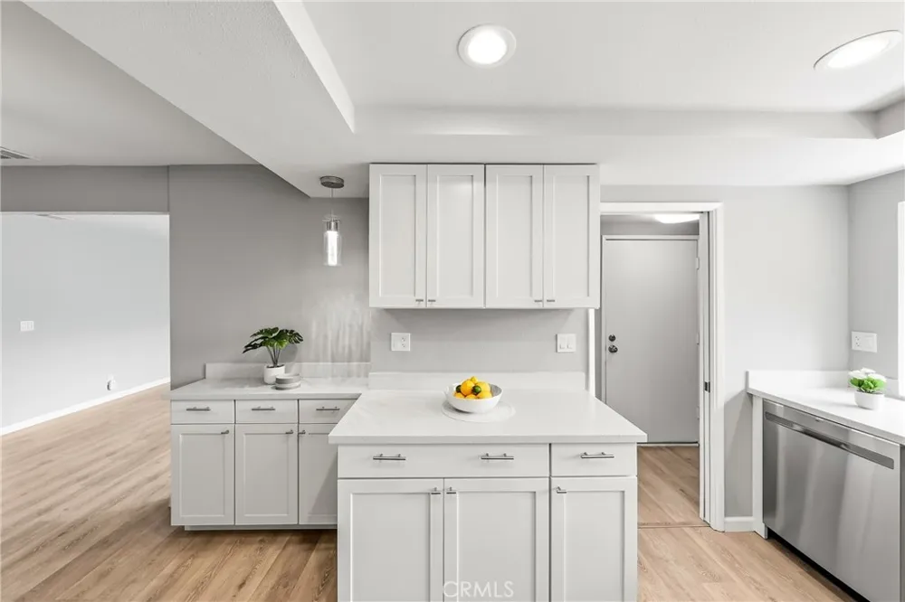 1569 Avenida Selva #201 Fullerton, CA 92833