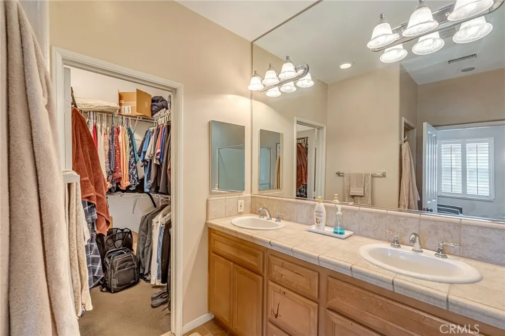 27022 Pebble Beach Valencia, CA 91381