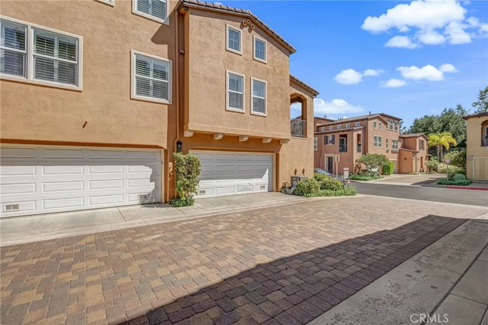 27022 Pebble Beach Valencia, CA 91381