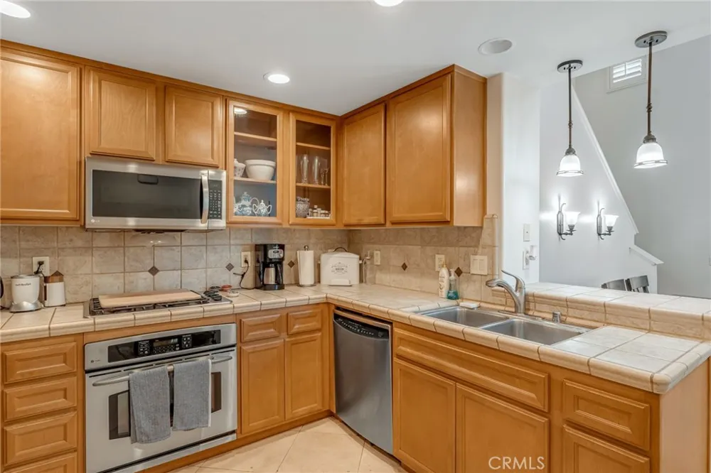 27022 Pebble Beach Valencia, CA 91381