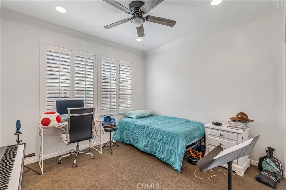27022 Pebble Beach Valencia, CA 91381