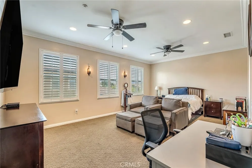 27022 Pebble Beach Valencia, CA 91381