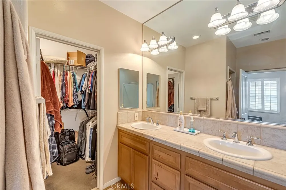 27022 Pebble Beach Valencia, CA 91381