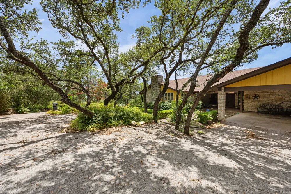 468 Spiller Lane West Lake Hills, TX 78746