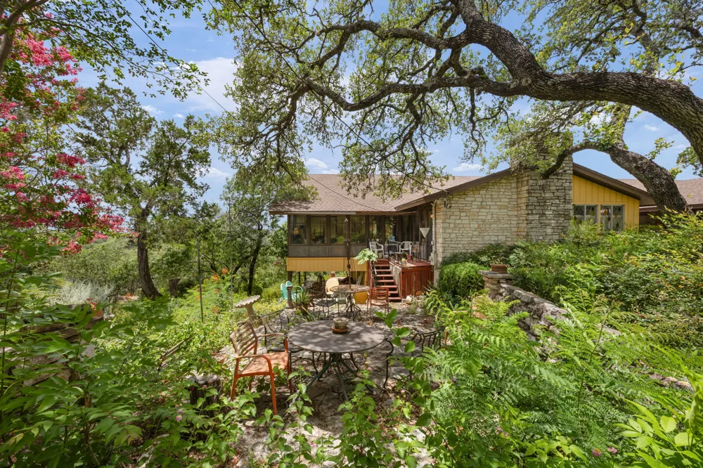 468 Spiller Lane West Lake Hills, TX 78746