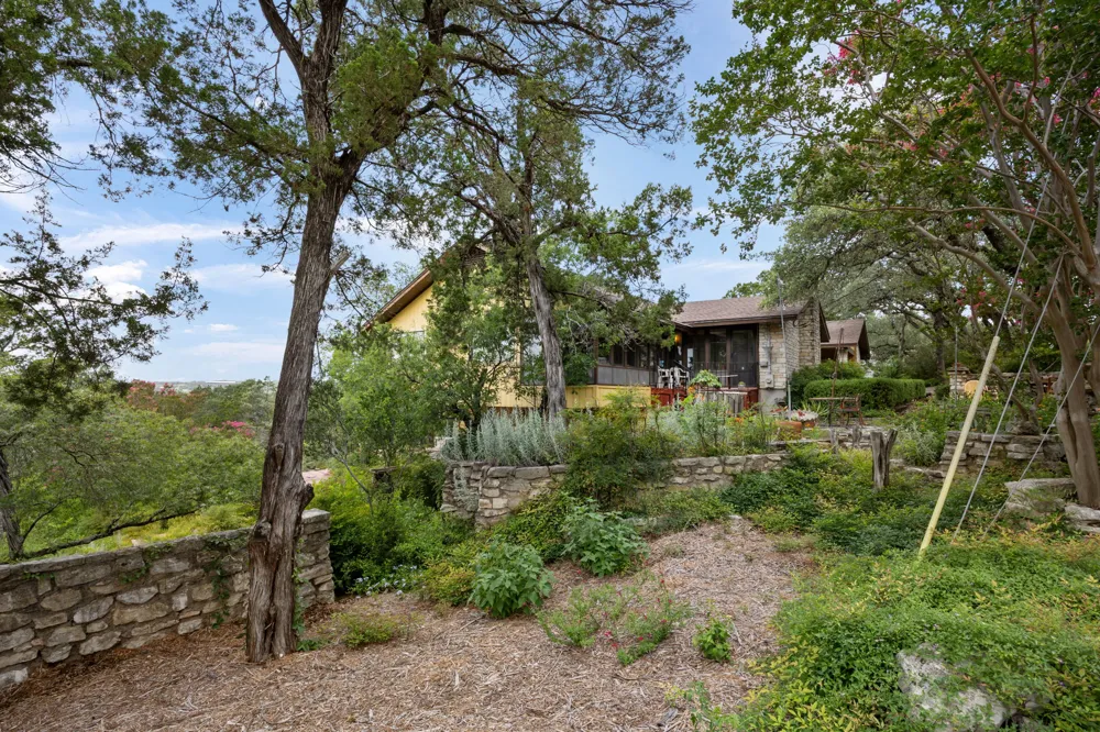 468 Spiller Lane West Lake Hills, TX 78746